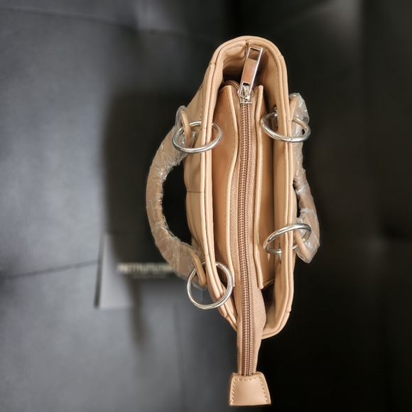 PrettyLittleThing Tan Quilted Mini Handbag - Picture 10 of 11